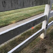 vinyl_fence_cleaning 2