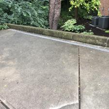 Driveway-Concrete-Cleaning-in-Bellbrook-OH 1