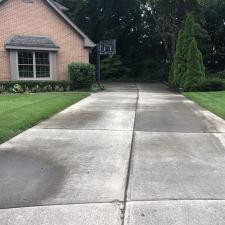 Driveway-Concrete-Cleaning-in-Bellbrook-OH 2