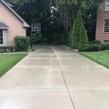 Driveway-Concrete-Cleaning-in-Bellbrook-OH 6